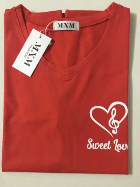 Chất vải đẹp , mịn mát . Rất ưng ý. Màu sắc mẫu y hình shop đăng . Mọi người nên mua