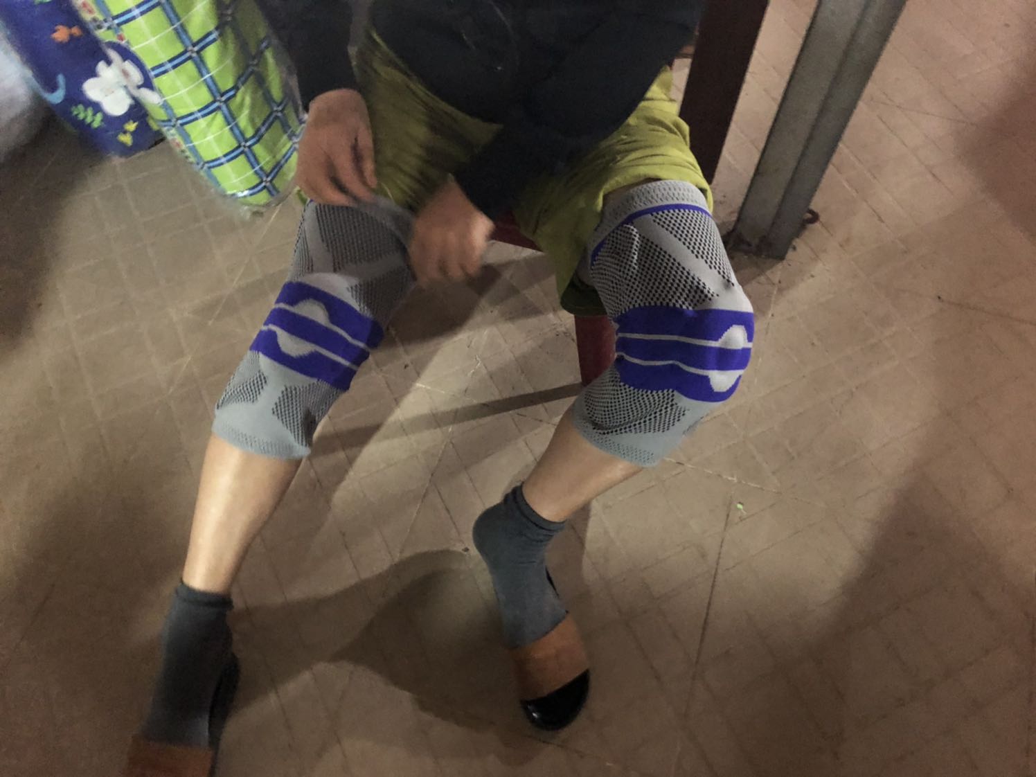 Tôi nhân hàng va sử dụng thì quá rộng , tôi order size M , nhưng hàng nhận khá to , va quan trọng la ko co nhãn size kích cỡ thế nào để biết , bắt buộc phải khưi bao bì ra sử dụng mới biét dc Tôi nhân hàng va sử dụng thì quá rộng , tôi order size M , nhưng hàng nhận khá to , va quan trọng la ko co nhãn size kích cỡ thế nào để biết , bắt buộc phải khưi bao bì ra sử dụng mới biét dc