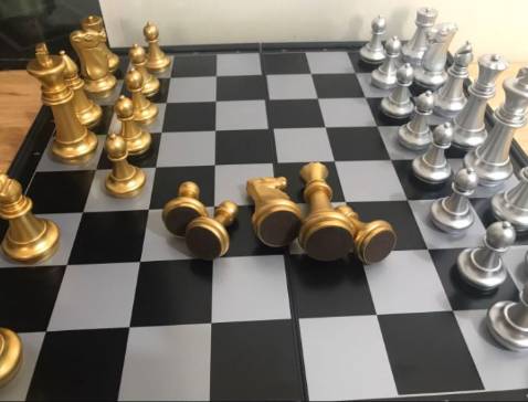 y như quảng cáo, hàng dùng rất tốt, nam châm dính vừa phải, có đệm bên dưới quân cờ đặt xuống rất êm,... mẫu mã đẹp, tinh xảo... giao hàng nhanh. đáng tiền mua. High recommend cho mng nha❤️ y như quảng cáo, hàng dùng rất tốt, nam châm dính vừa phải, có đệm bên dưới quân cờ đặt xuống rất êm,... mẫu mã đẹp, tinh xảo... giao hàng nhanh. đáng tiền mua. High recommend cho mng nha❤️