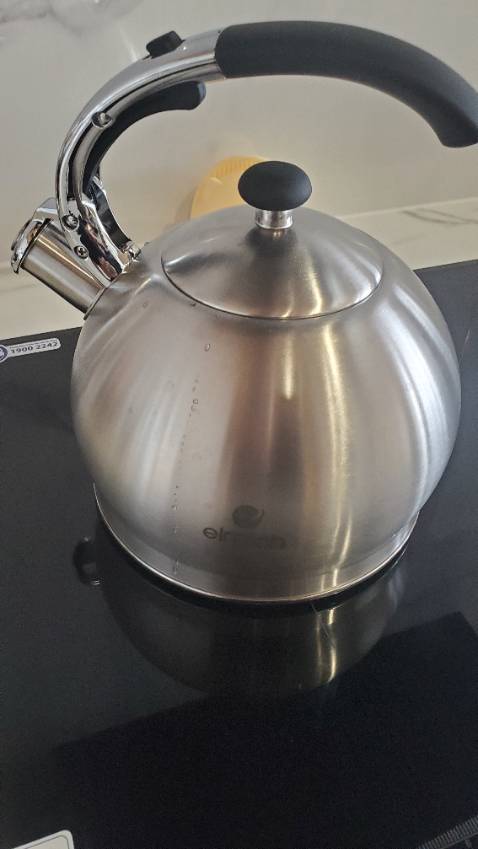 Hàng như quảng cáo.
Rẻ hơn chính hãng.
Dưới đáy là hình hinh in.
Ko dập nổi như chính hãng.