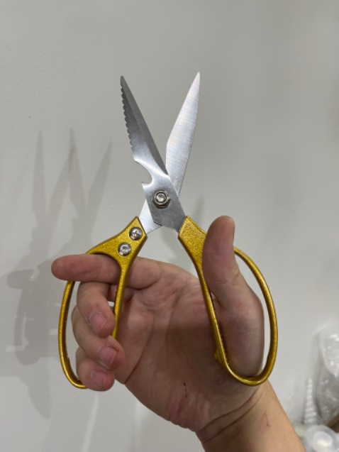 Giao nhanh 2h của tiki vẫn là một cái usp các sàn khác không có. Tiki còn lâu mới nghẻo được.