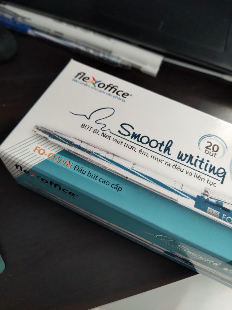 tiki giao hàng nhanh, bút viết êm, ra mực đều, đáng mua nha mn