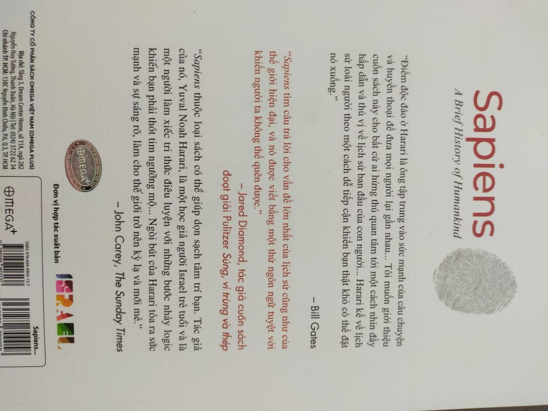 Giao hàng sớm hơn dự kiến, người giao hàng vui vẻ, sách khá chất lượng, có móp méo nhẹ nhưng không đáng kể.