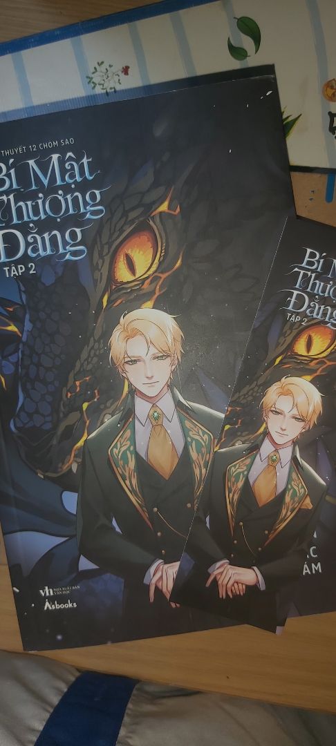 Sản phẩm rất tuyệt , nội dung hay và lôi cuốn, phong cách viết theo hương hướng cổ xưa . Tôi thích nó! Tiếc chút là bên đóng gói thì không . Đóng gói sơ sài ko bọc chống xốp chỉ có mỗi cái hộp giấy ngoài nên đâm ra mép sách bị méo , rách nhẹ và xước . Mong bên Tiki Trading có thể bọc hàng cẩn thận hơn để tránh hư hại không đáng có cho khách hàng . Cảm ơn !