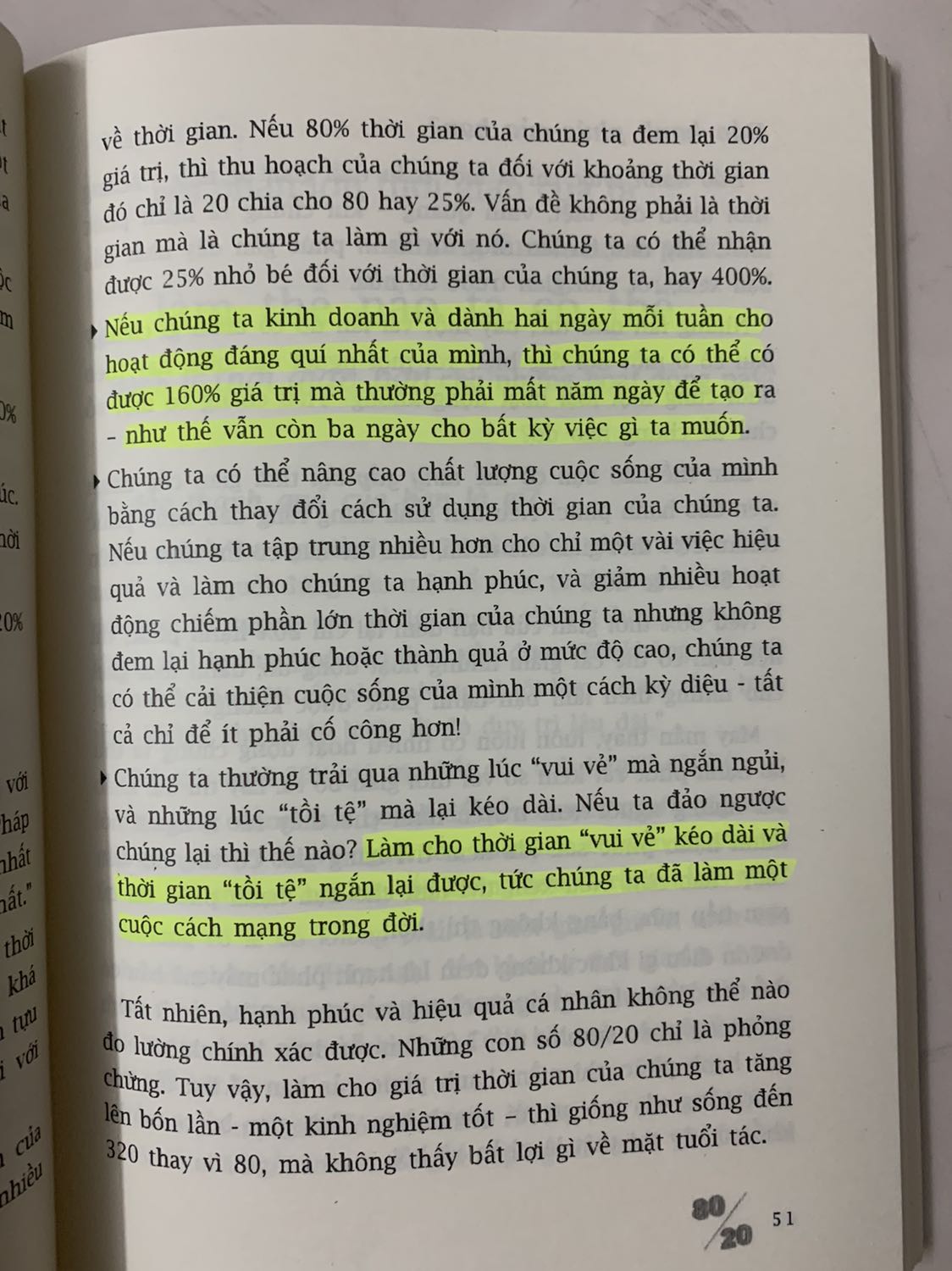 / Thấy nhiều người review về cuốn này nhiều nên mua đọc thử. Nội dung ổn và có dẫn chứng số liệu cụ thể. Đọc về phương thức 80/20 cần phải chậm rãi thì mới có thể hiểu hết đc. Sách mang lại những tip hay ứng dụng vào đời sống. 
Tiki giao hàng nhanh, giá tốt