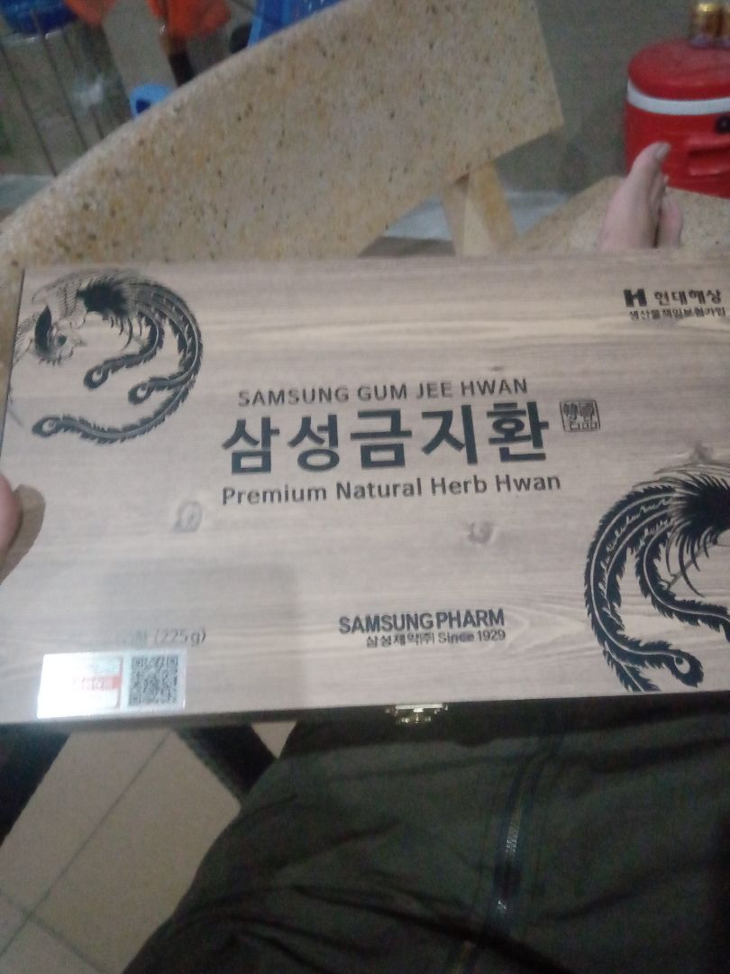 Tôi đặt niềm tin , nhận về chất lượng . Tôi rất hài lòng về sản phẩm . Nhân viên giao hàng thân thiện , giao hàng nhanh , đóng gói cẩn thận . Tôi vẫn sẽ lựa chọn tiki