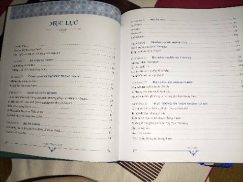 Sách đẹp , nguyên seal, màu đẹp , ổn cho mọi đối tượng nhưng bị dơ trong lúc in mong bên nxb sẽ cẩn thận hơn