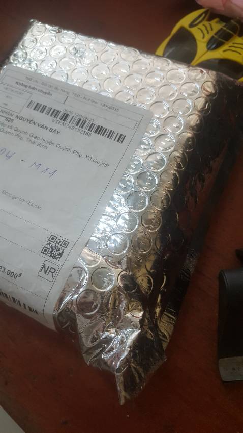 Đầu khóa rất đẹp. Đóng gói tốt. Giao hàng nhanh. Dây hơi mỏng xong phù hợp với tầm tiền đó . Thiếu vòng da nhỏ kèm theo dây lên hơi buồn.