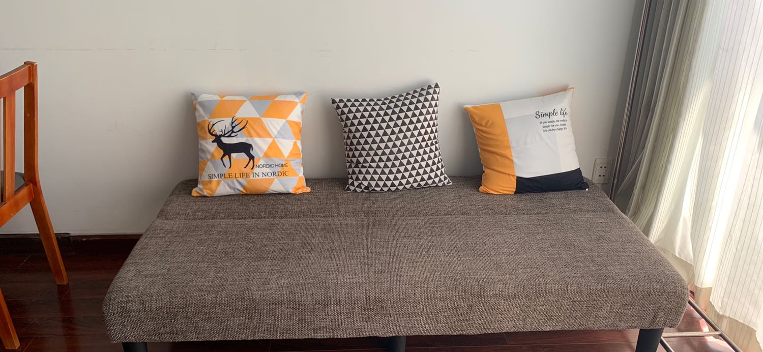 Shop nhiệt tình, giao hành tận nơi và giúp lắp đặt ghế luôn. Tuy nhiên, sofa không có tấm đỡ ở phía dưới (giống các loại mình từng đi xem) nên chỉ cần 70kg ngồi xuống là ghế bị trũng ngay Shop nhiệt tình, giao hành tận nơi và giúp lắp đặt ghế luôn. Tuy nhiên, sofa không có tấm đỡ ở phía dưới (giống các loại mình từng đi xem) nên chỉ cần 70kg ngồi xuống là ghế bị trũng ngay