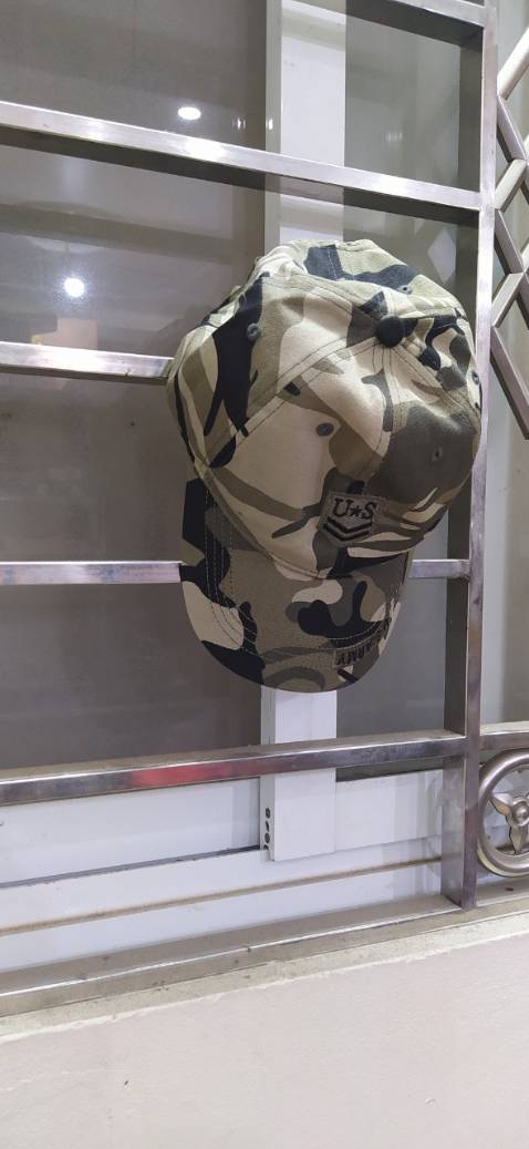 Cứ là đẹp ngất ngây con gà tây đấy, kiểu dáng thời trang, phong cách mạnh mẽ nam thần. Mình rất thích mũ này. cảm ơn các bạn bán hàng nhá Cứ là đẹp ngất ngây con gà tây đấy, kiểu dáng thời trang, phong cách mạnh mẽ nam thần. Mình rất thích mũ này. cảm ơn các bạn bán hàng nhá