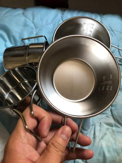 cầm khá thích, nên mua 3 4 cái về phát cho anh em đi cùng có chén ăn củng như đựng nước chấm.