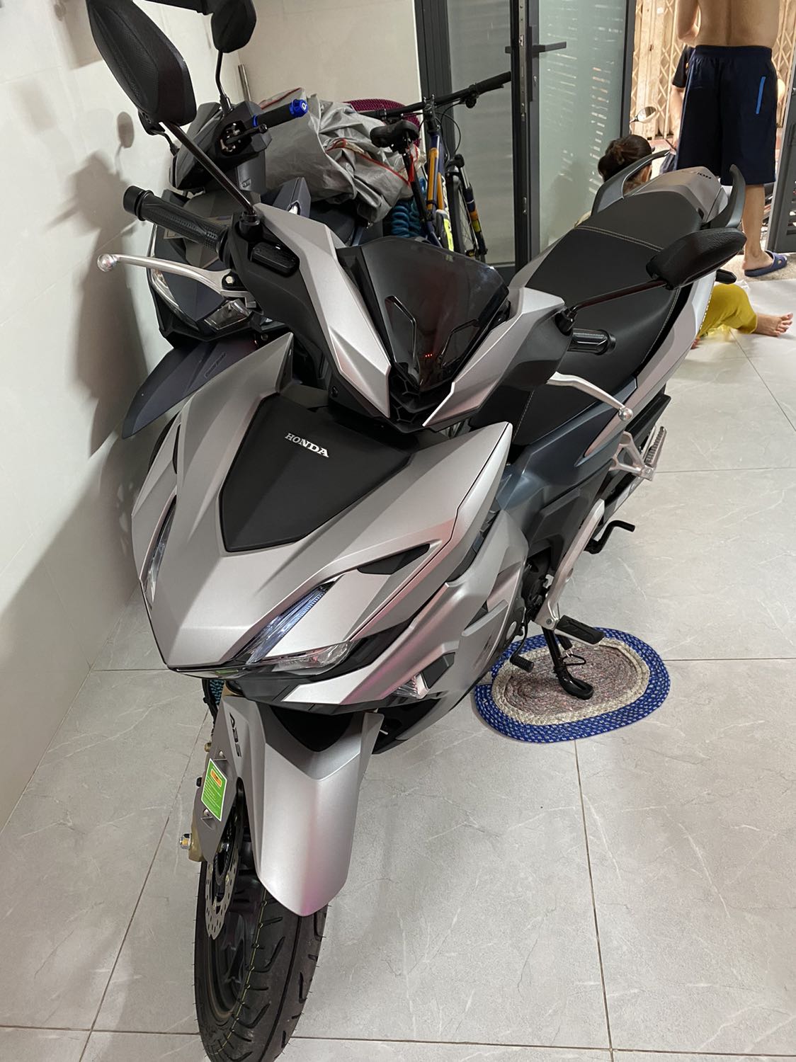 Giao xe nhanh gọn lẹ nhận xe liền trong ngày
Nhân viên dễ thương thân thiện, phục vụ tốt
Chất lượng xe thì 1 thời gian mới đánh giá được!