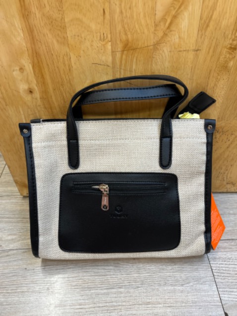 Hàng đẹp giá mềm có quà tặng nữa nha yêu shop quá cơ ủng hộ dài dài nha 🩷🩷