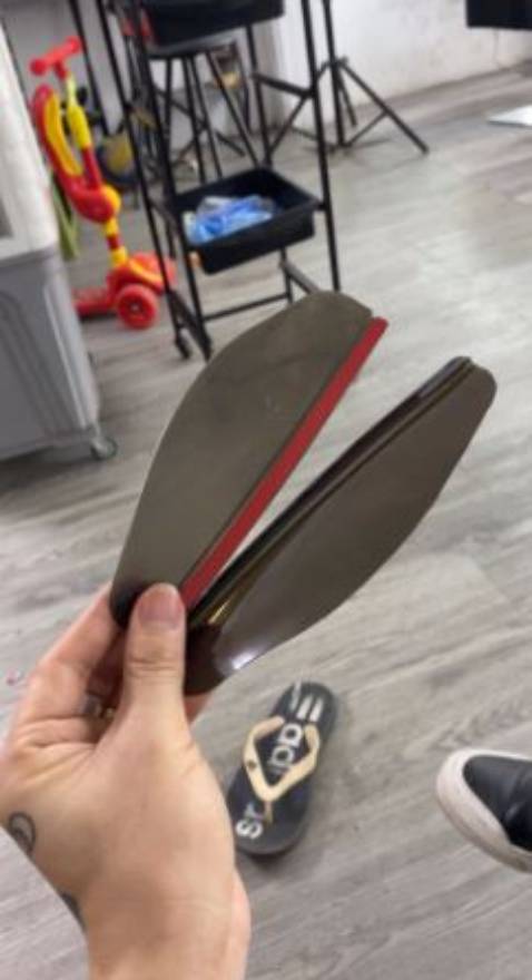 Sản phẩm đúng với mô tả của shop,bọc hàng kĩ, giáo hàng nhanh hôm quá đặt thì chiều nay nhânn được rồi.Dán theo hướng dẫn của shop rồi thấy chắc chắn là ưng rồi. Vote 5 sao