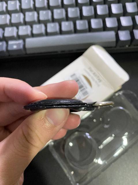 Mình vừa mở hộp ra xem thì thấy sản phẩm bị nứt/hở 1 đoạn dài ở viền
Nhờ Tiki hỗ trợ đổi trả cho mình nha