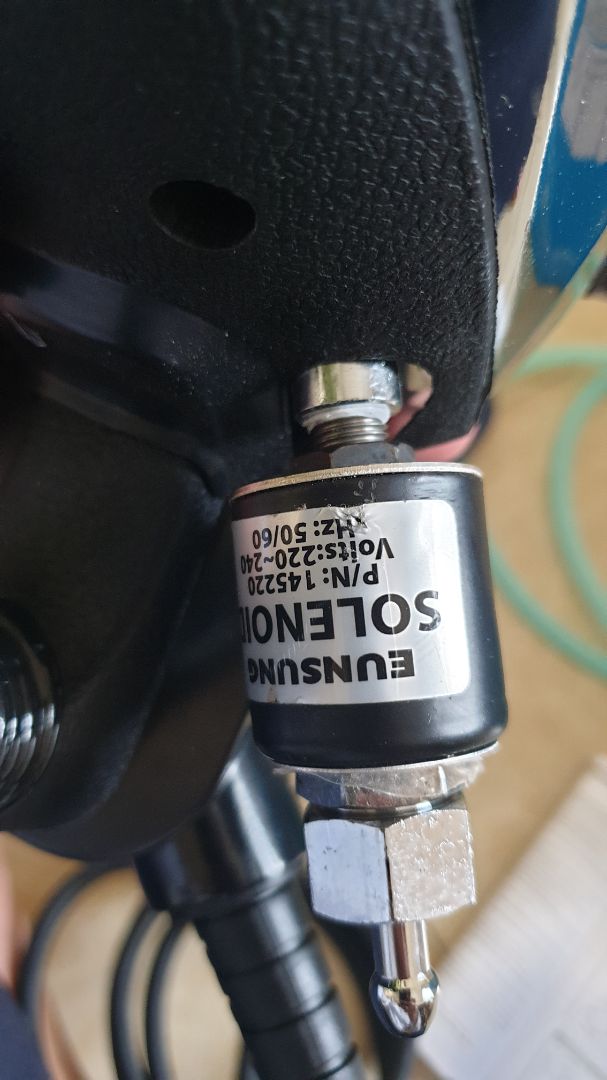 Sản phẩm có dấu hiệu đã qua sử dụng hoặc hàng đã qua sửa chữa/refurbished