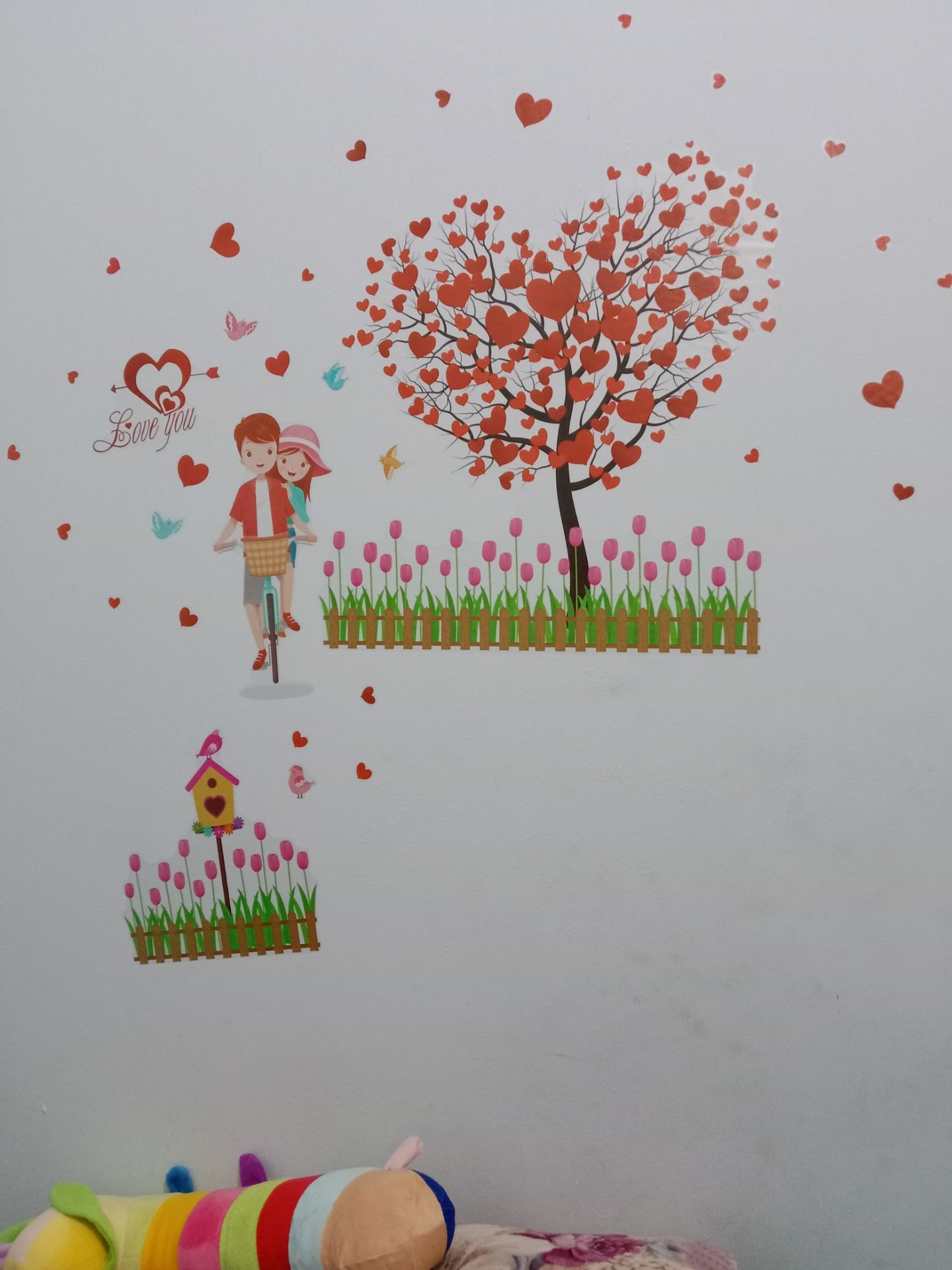 hình đẹp keo dán tường khít k bị rớt..làm căn phòng sống động, rất thích luôn..good..