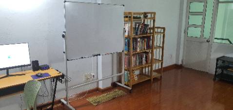 Bảng đẹp, ưng ý, và còn được tặng kèm vật dụng. Hơi khó hiểu chút nhưng cũng lắp xong. Mà kẹp giấy bị gãy chốt, mình tìm thấy miếng rời nằm trong hộp sau khi lắp xong. Vẫn đánh giá 5 sao.