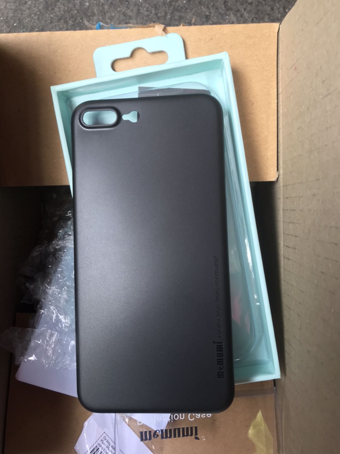 Mới sử dụng nên chưa biết bền bao lâu nhưng nhìn thì đẹp mắt,nhưng chất liệu hơi cứng