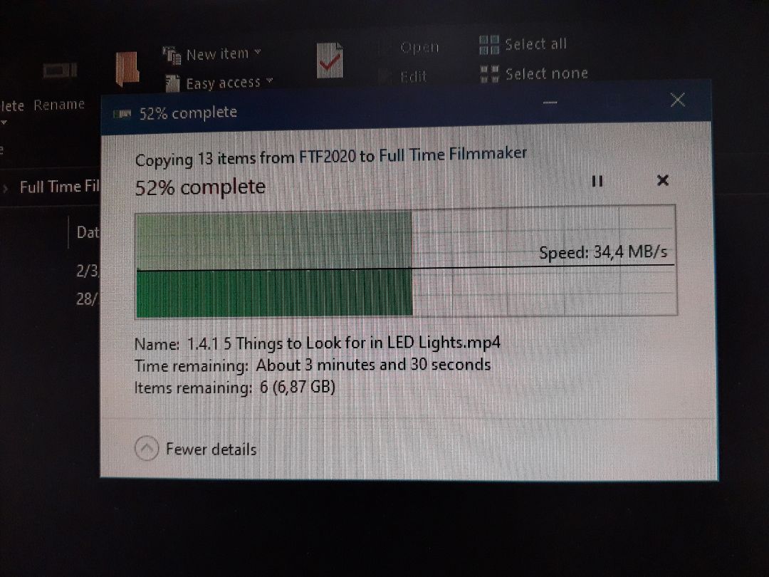 Tốc độ ổn định, vừa phải, nhanh hơn usb mình đang sử dụng và chậm hơn ssd, nhiệt độ ấm nhẹ, không nóng lắm, mọi người nên mua 2TB, 4TB để lưu trữ nhiều hơn.
