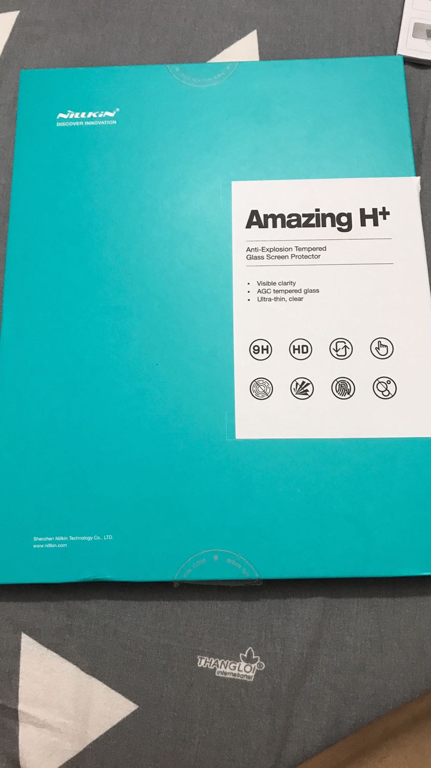 Làm rất chi là xịn xò, hộp đựng rất đẹp, chắc chắn, giao hàng nhanh như 1 cơn lốc xoáy.