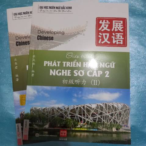 Sách gửi đến được đóng gói đẹp, sách đẹp, chất liệu  dày, khổ in lớn. Lần đầu mình mua sách để học tập mà nhà cung cấp rất tốt, rất hài lòng. Sách còn có mùi giấy như sách giáo khoa mới rất thơm..