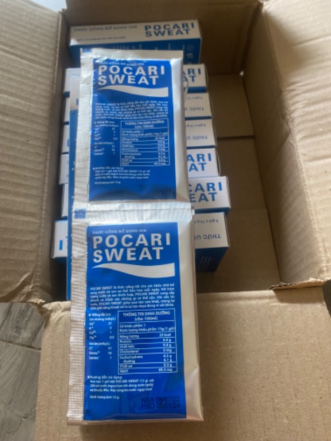 Dạng bột, thuận tiện đem theo.
Có cây nước lạnh pha ngay là uống.