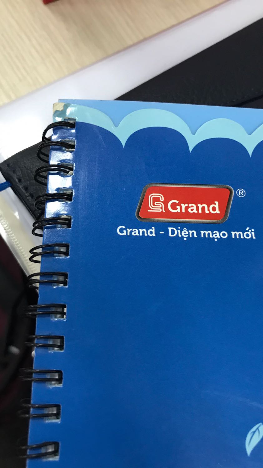 Vở bị nhàu, lò xo bị lỗi, giá 50000 nhưng chất lượng lại không tương xứng, đề nghị Tiki xem lại.