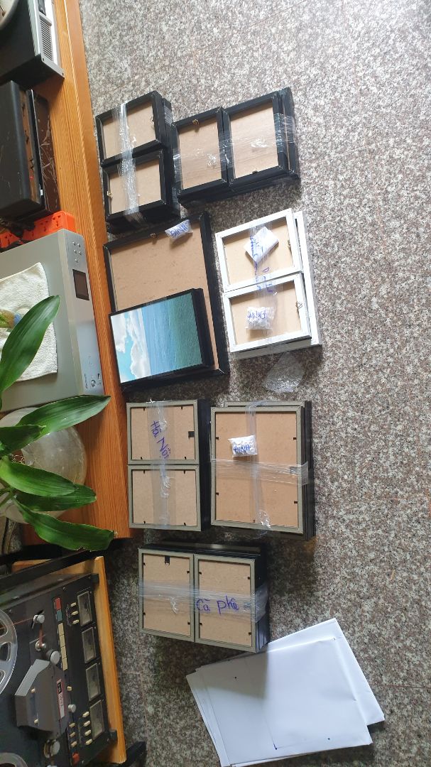 đóng gói tốt. chất lượng khung ảnh tốt. chưa có thời gian treo nên cũng chưa nói được gì nhiều