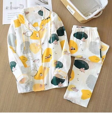 Vải mềm mịn, in đẹp, chất lượng rất tốt
Mình mang tặng rồi nên không kịp hình thực tế chứ ở ngoài xinh lắm nhé