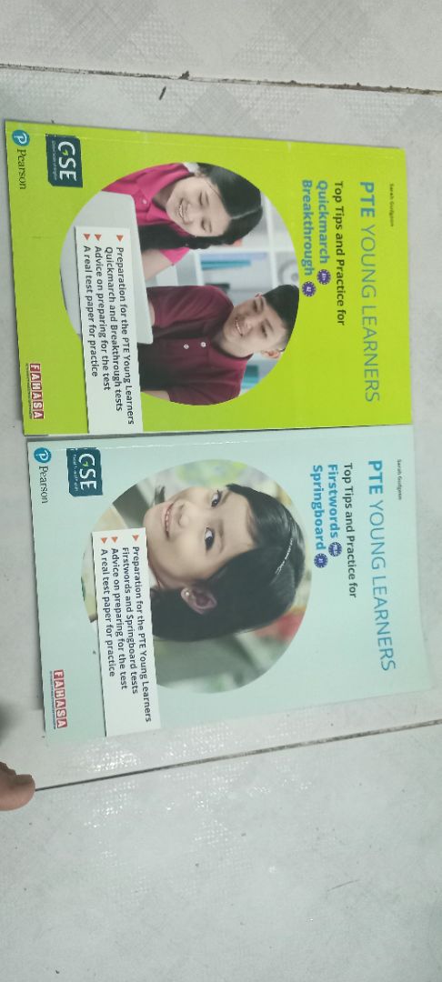 sách không có file nghe. web trên sách cung cấp hoàn toàn không có bất cứ gì. mình đã ra nhà sách của fahasa liên hệ và xác nhận. không có file nghe sách cũng như bỏ đi rồi..