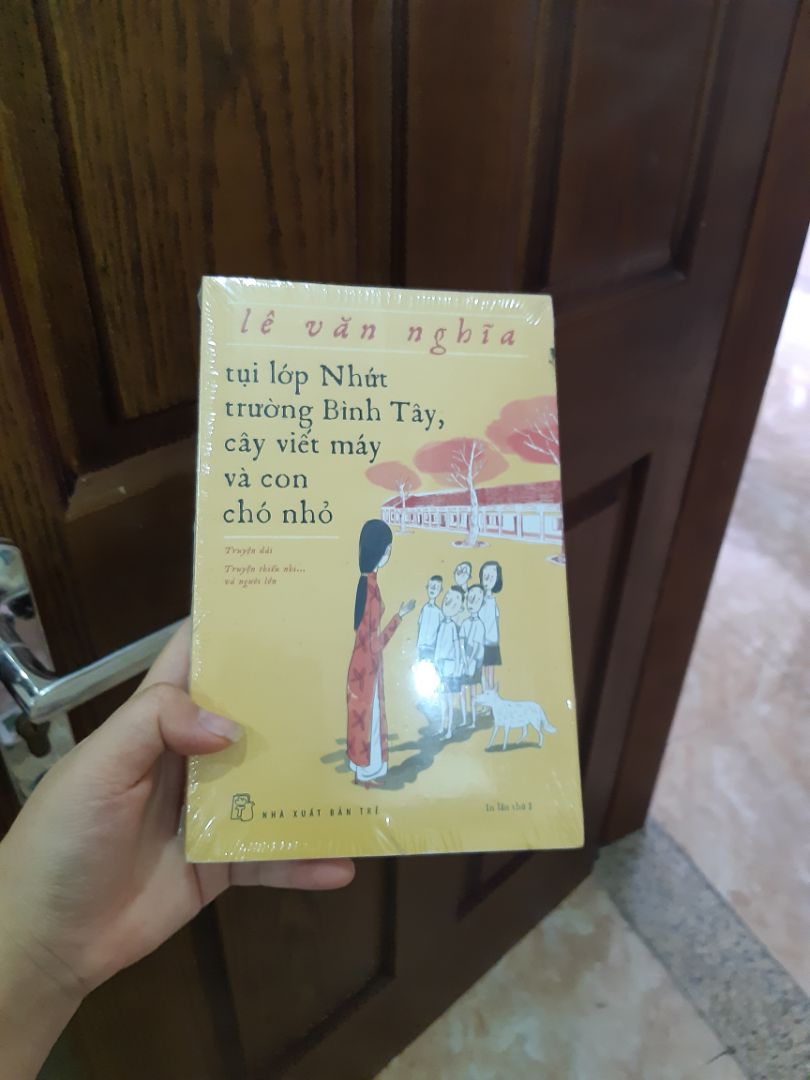 Mình mua sách đợt sale 60% và nhận đc sản phẩm vô cùng ưng ý luôn. Sản phẩm giao nhanh, đặt thứ 6, thứ 7 đã có luôn và được đóng gói cẩn thận. Mình định mua quyển này từ lâu rồi nên nhận được phấn khích lắm. ?