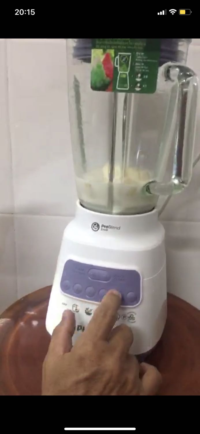 Mình mua tặng mẹ mình vào 20-10 nhưng hôm nay mẹ mình mới mang ra dùng thì máy không hoạt động, đã thử nhiều cách như đổi nguồn điện khác, bấm các nút từ 1-5 hoặc kể cả vệ sinh vẫn không chạy. Đề nghị đổi cái mới. Rất không hài lòng về chất lượng sản phầm.