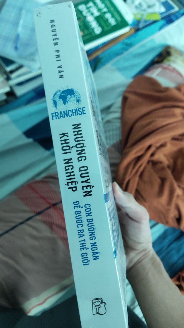 sách có bọc Bookcare, đặt Tiki thì ok sách chính hãng rồi,  chất lượng giấy thì khỏi bàn. Chuẩn tốt luôn