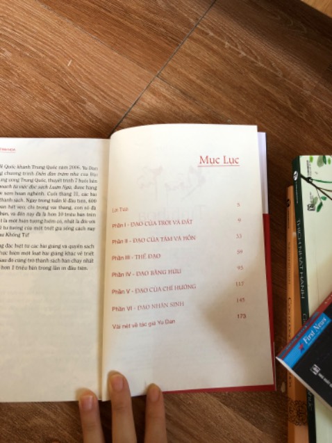 Tiki Giao hàng siêu tốc .hàng bọc cẩn thận.Shipper thân thiện . Giá rẻ hơn rất nhiều so với shop khác.sp phát hành bởi  first news lúc nào cũng làm mình hài lòng chất lượng giấy  và màu mực vượt trội hơn rất nhiều so với các đơn vị khác Cảm ơn Tiki trading