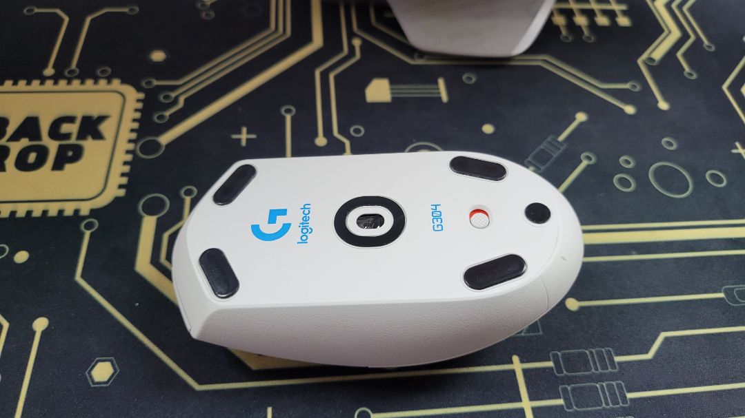 Chuột nhẹ, nhưng cảm giác rẻ tiền
Con chuột này giá 800k nhưng mình cầm vào phần nhựa có cảm giác rẻ tiền hơn các loại khác
Về tính năng thì ổn, lightspeed nhanh không bị delay Chuột nhẹ, nhưng cảm giác rẻ tiền
Con chuột này giá 800k nhưng mình cầm vào phần nhựa có cảm giác rẻ tiền hơn các loại khác
Về tính năng thì ổn, lightspeed nhanh không bị delay