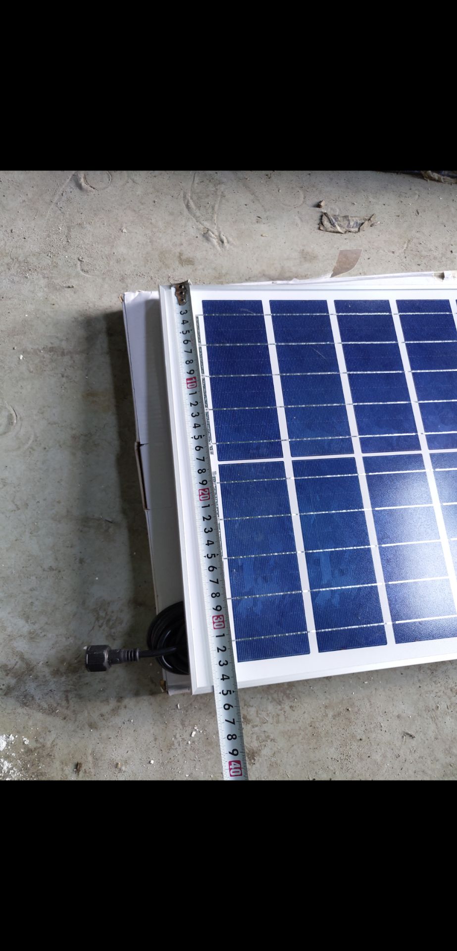 lần trước mua 2cây 200w thì tấm pin đúng mô tả,thấy ngon nên mua lại 3 cây nữa cho người thân thì tấm pin là của đèn 100w chip led cũng ít hơn cảm thấy bị lừa,định trả hàng hoàn tiền mà ông anh kêu lấy luôn.chán chả muốn nói,làm ăn như thế thì sao bền nỗi.