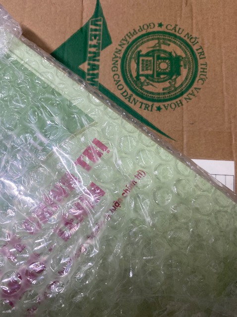 Đóng gói cẩn thận, chắc chắn, sách mới, giao hàng nhanh chóng