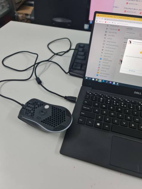 mới mua dùng được 2 tháng, ngày nhận hàng 30/06/2022 tháng 8 tự nhiên không nhận chuột, đã cắm thử tất cả các máy tính khác đều ko nhận. trong khi cắm chuột khác vào vẫn dùng bình thường!