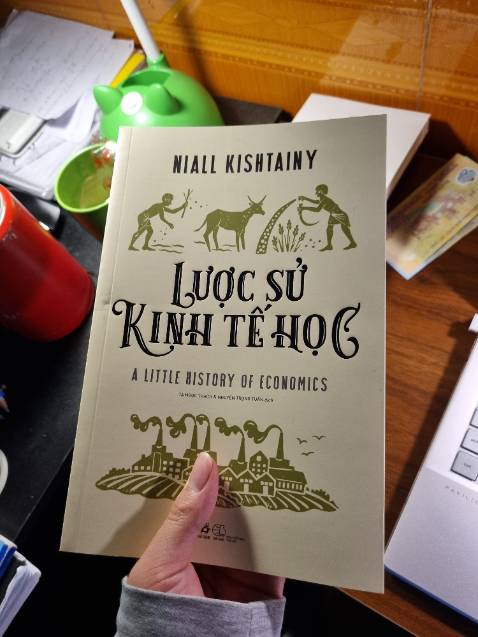 Màu sắc rõ nét, bìa đẹp, bọc cẩn thận mà mỗi cái không có bookmark ạ :(((