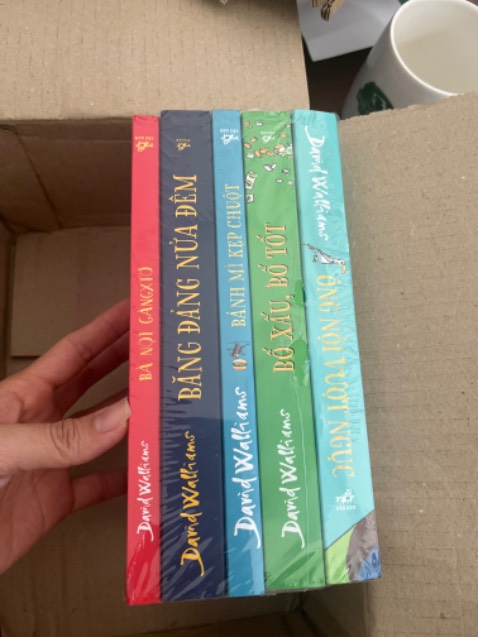 Sách in đẹp, nội dung coa thể sẽ hơi khó hiểu với bé nhỏ.