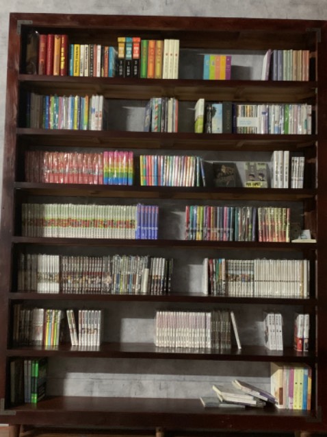 Bìa cực kì đẹp,  giấy hơi mỏng nhưng xứng đáng với giá tiền, tiki giao hàng siêu nhanh, không bị lỗi sản phẩm