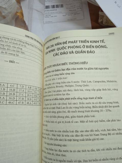 Sách bọc kĩ kiến+còn mới+ đủ kiến thức