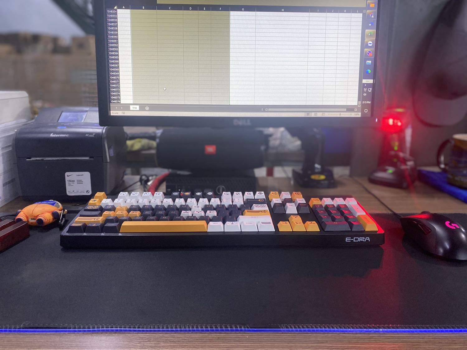 Sản phẩm thì ổn .Mà có cái mình sài thời gian nó dễ bám bẩn quá