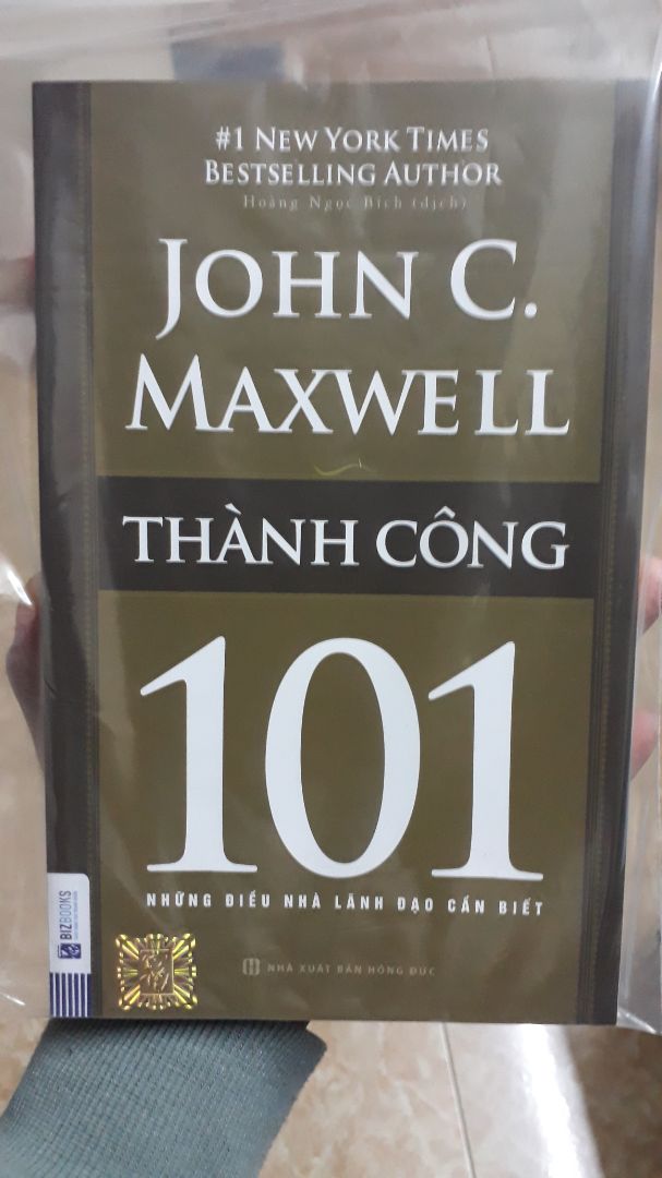 Mình mua về đọc thử vì sale 70%. Chưa đọc hết nhưng thấy khá dễ hiểu dễ thấm. Sách nhỏ gọn nhẹ nhàng dễ cầm, chất lượng tốt.