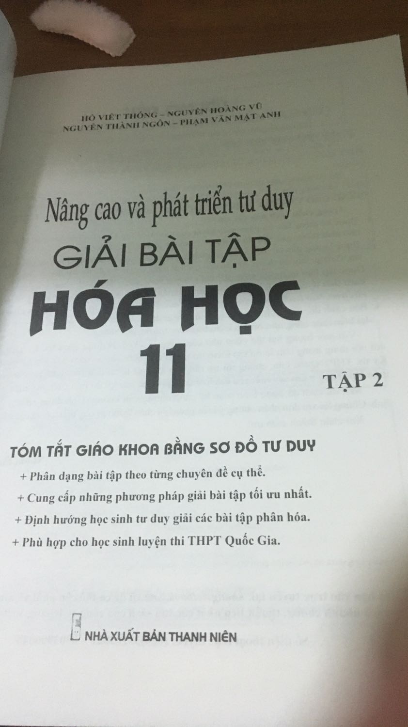 Màu sách hơi sạm như sách giáo khoa toán v á
Mà về phần bài tập thì OK