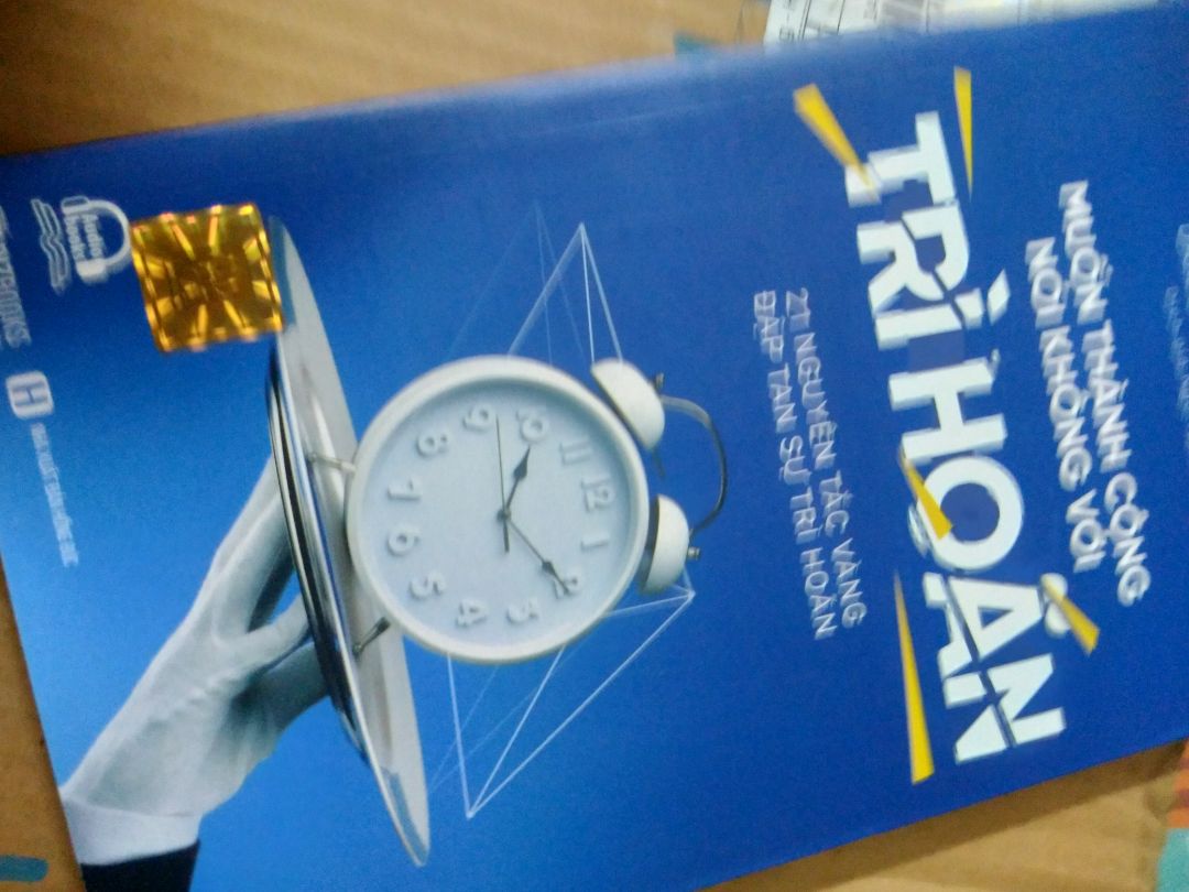 Không bị lỗi, chỉ có điều không có nỗi 1 cái bọc nilon nên sách bị trầy xước vài chỗ, hơi xót. Kích thước 13×20, nhỏ gọn. Chất liệu giấy vừa phải, không quá mỏng. Nội dung đọc qua khá hay. Nên mua thử ??