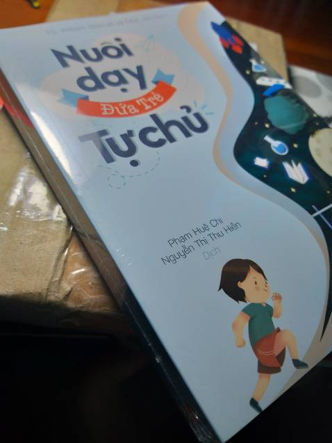 Mình chưa đọc nhưng shop bán sách mới toanh, bọc rất kỹ lưỡng. Thật tình mà nói với người yêu sách như mình thì shop làm mình vô cùng hài lòng về chất lượng. Mong trong tương lai shop tiếp tục phát huy nhé 😍