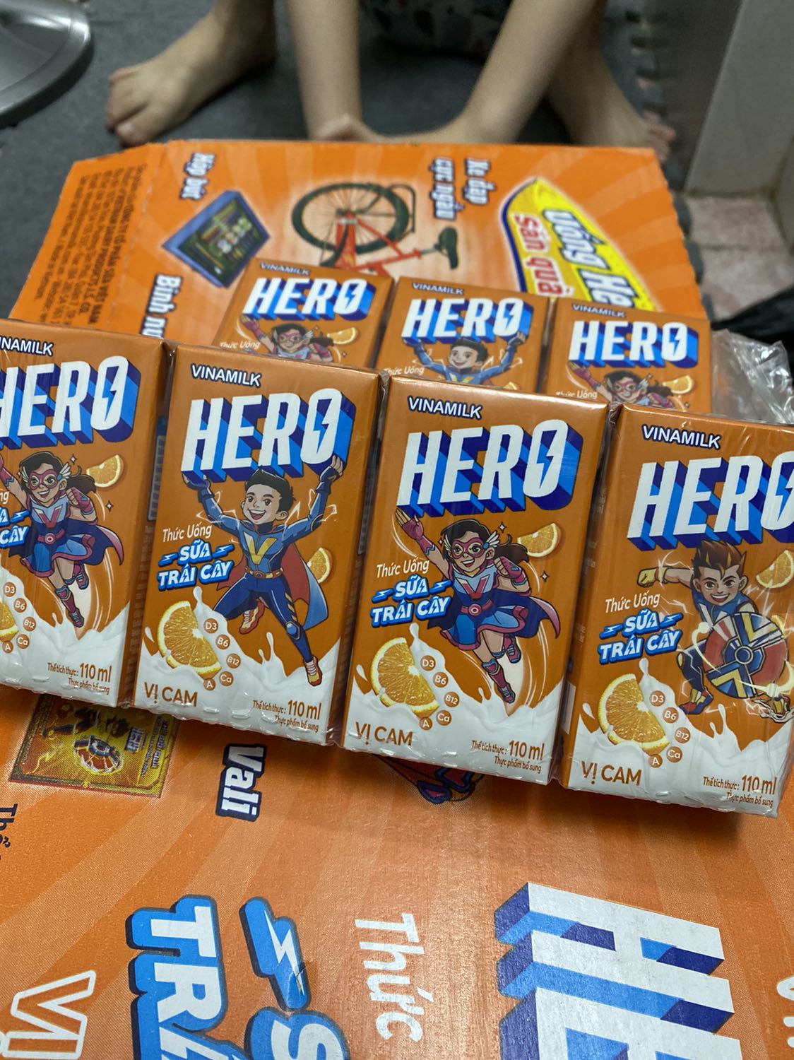 Hàng đúng miêu tả giao hàng nhanh. Vừa nhận hàng trẻ con đã mở uống ngay. Date cũng khá dài