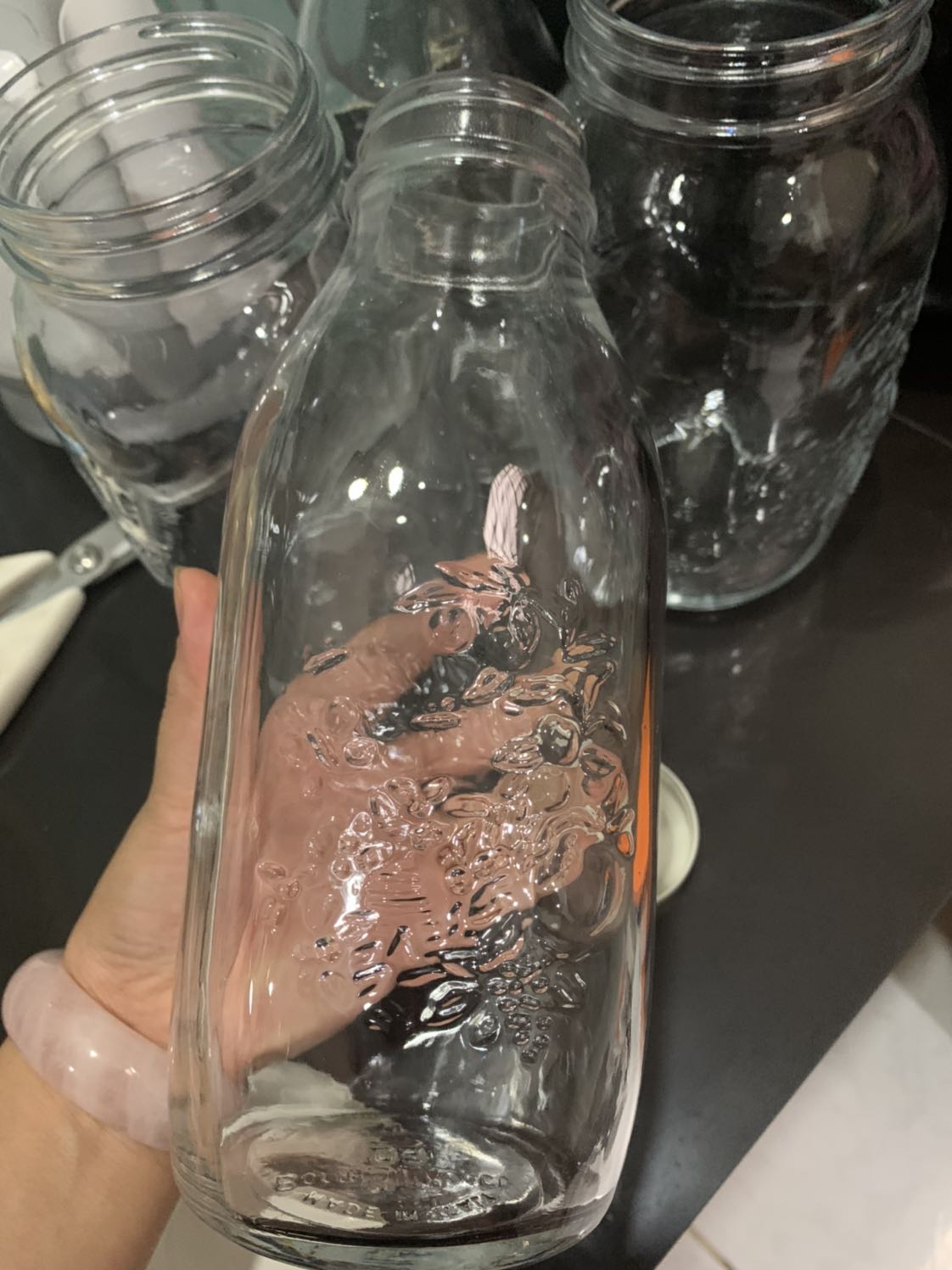 Xinh xắn! Dày dặn! Đổ trực tiếp nước sôi vào rất hồi hợp nhưng rồi không sao hết! Có mấy loại kia bỏ nước lạnh vào đun từ từ mà vẫn bị vỡ! Còn giá thì không biết cao thấp